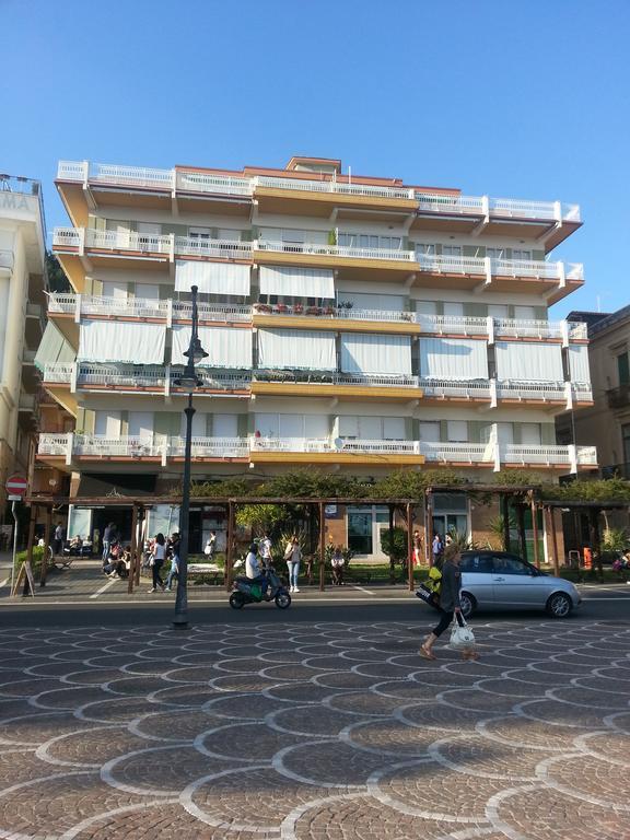 Апартаменти La Parigina - La Casa Al Mare A Майорі Екстер'єр фото