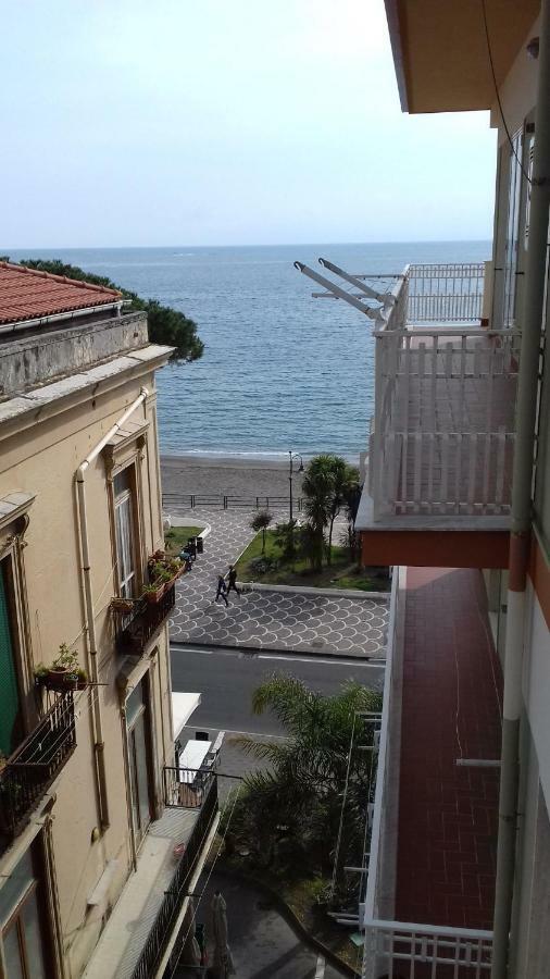 Апартаменти La Parigina - La Casa Al Mare A Майорі Екстер'єр фото